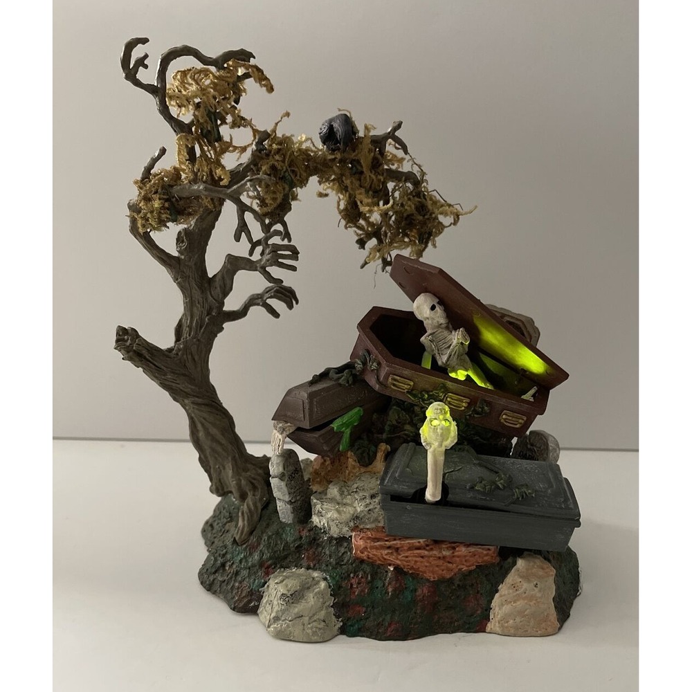 Dept 56 Animated Haunted Graveyard 2001  Works  56.52513